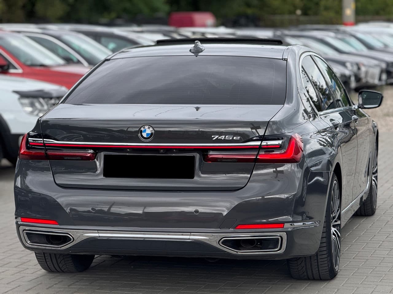 2020 BMW 745e — Miniatură 4