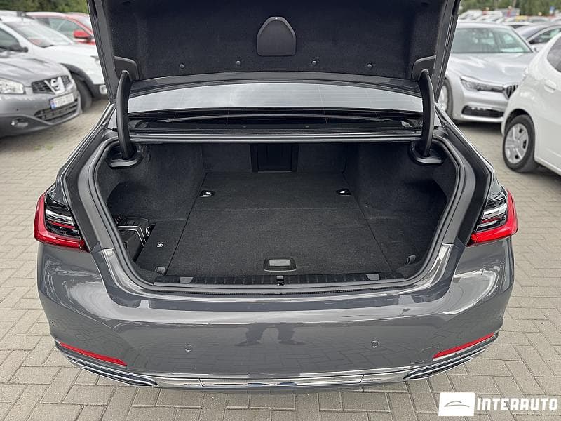 2020 BMW 745e — Miniatură 5