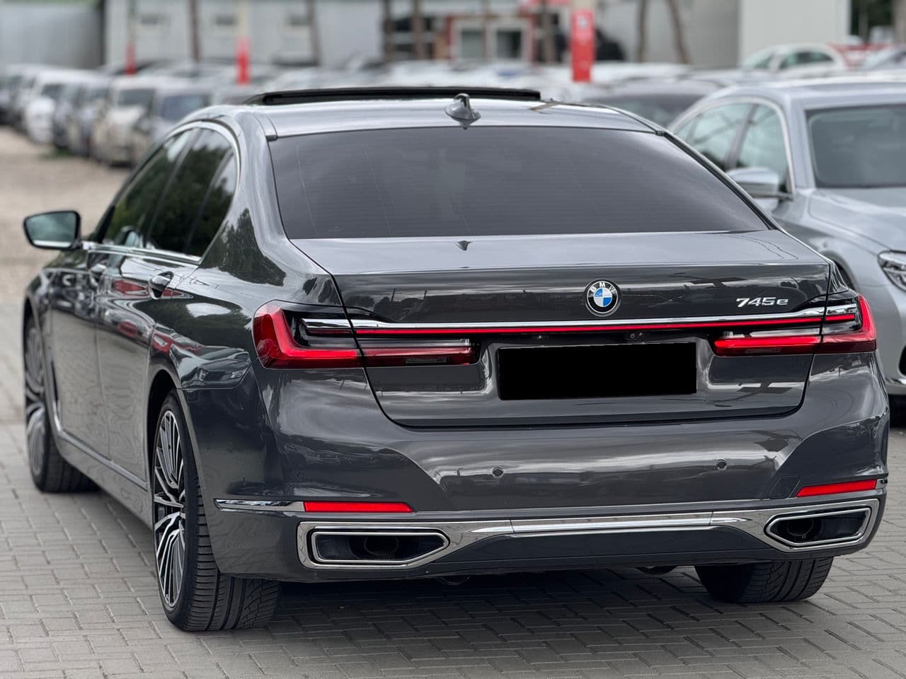 2020 BMW 745e — Miniatură 2