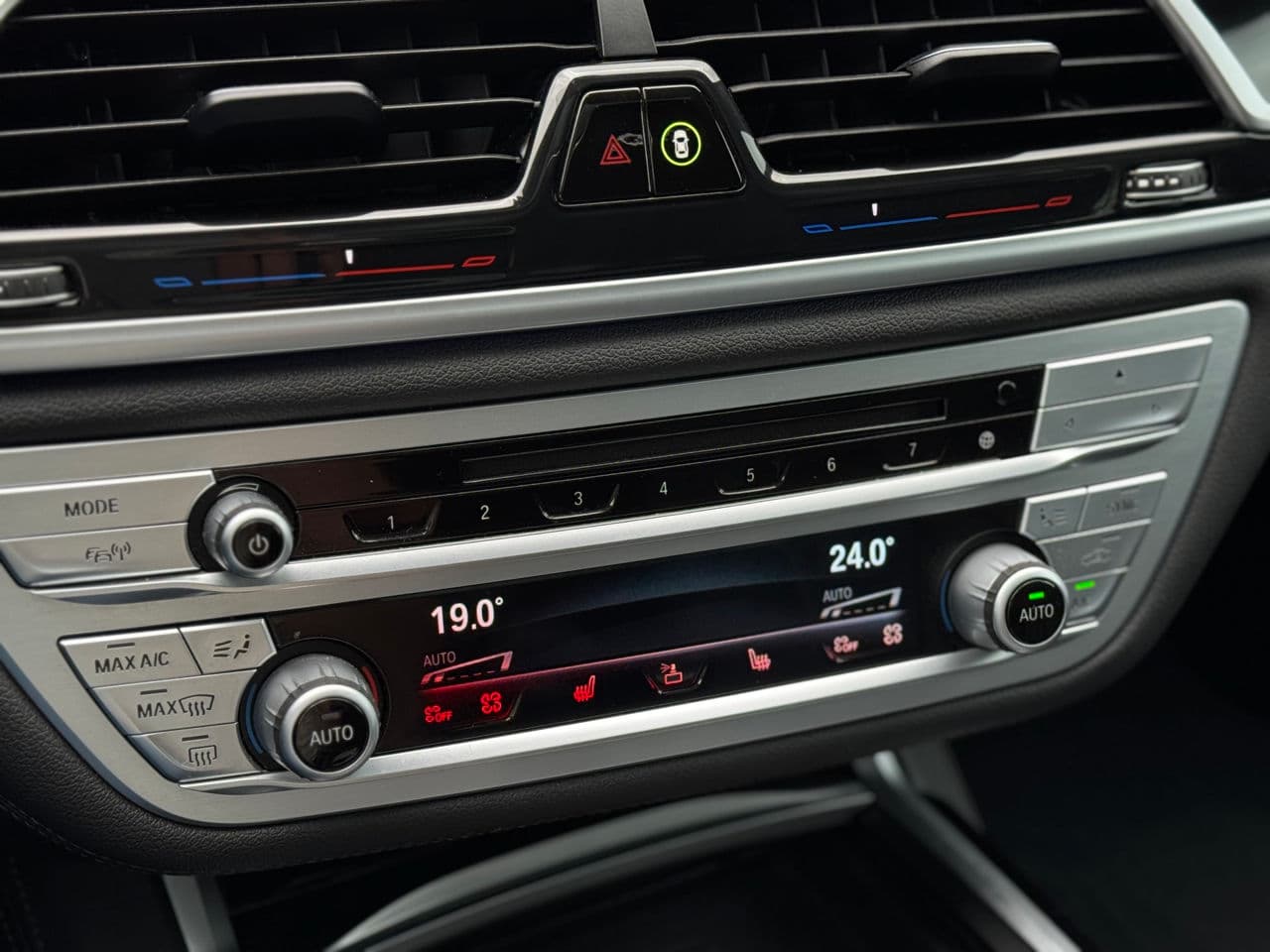 2020 BMW 745e — Miniatură 18