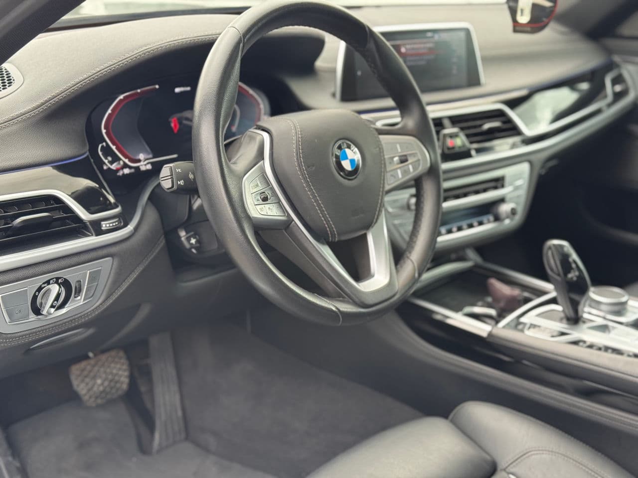2020 BMW 745e — Miniatură 12
