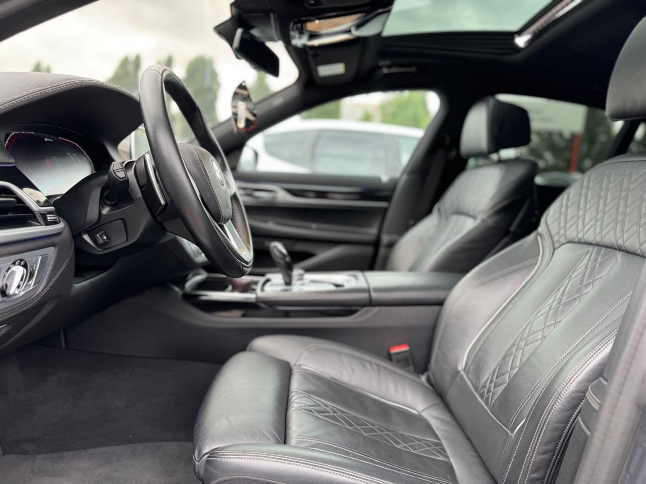 2020 BMW 745e — Miniatură 11