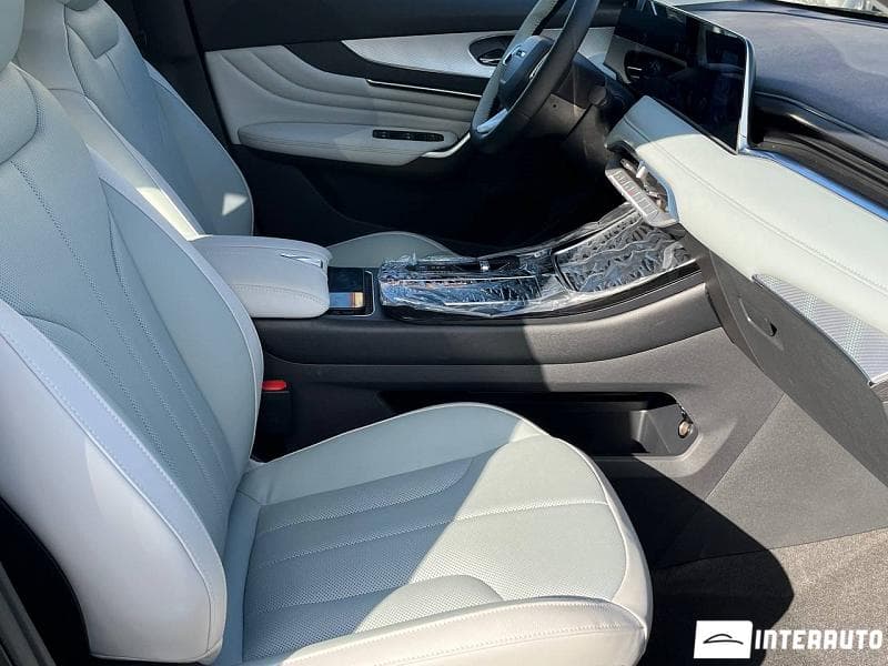 2024 Dongfeng Venucia — Miniatură 7