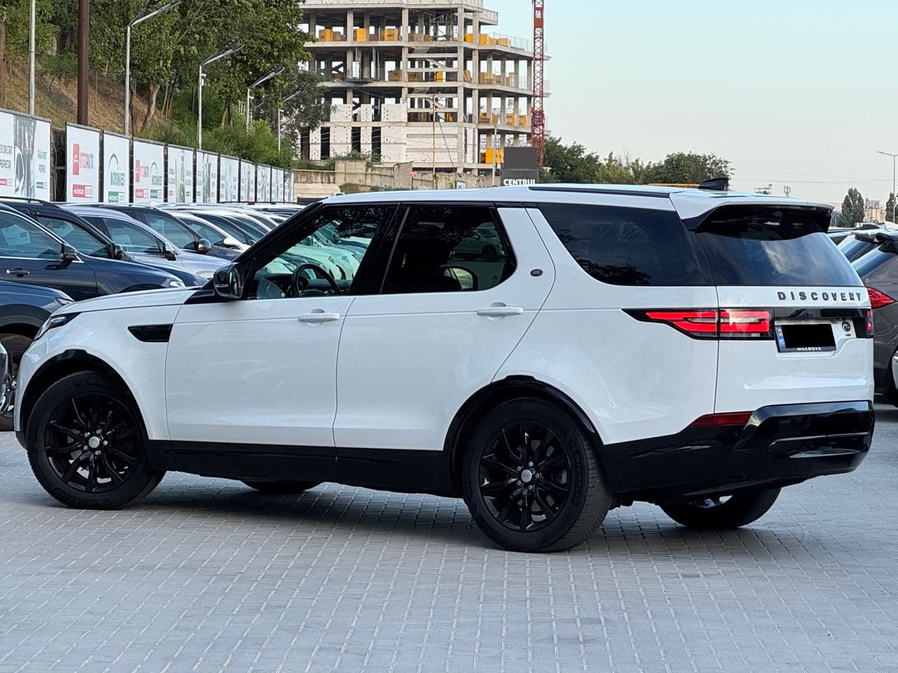 2017 Land Rover Discovery — Miniatură 4