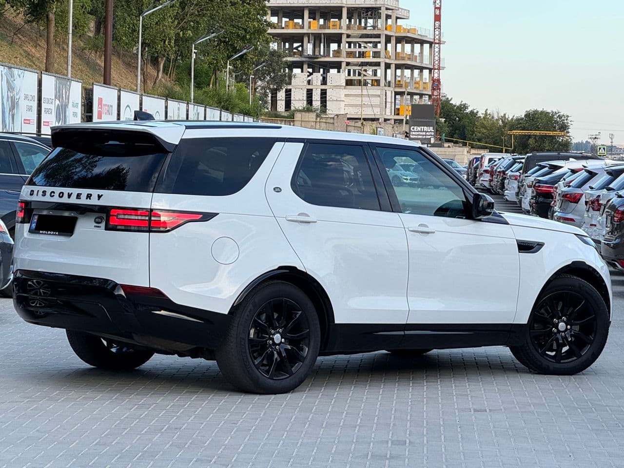 2017 Land Rover Discovery — Miniatură 3