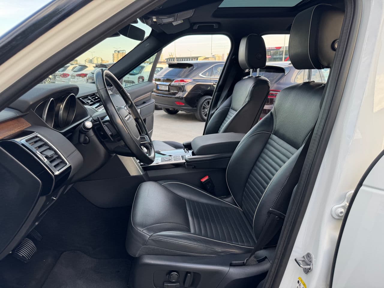 2017 Land Rover Discovery — Miniatură 5