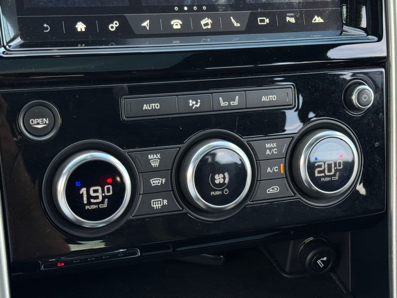 2017 Land Rover Discovery — Miniatură 11