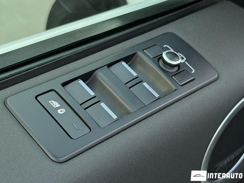 2017 Land Rover Discovery — Miniatură 23