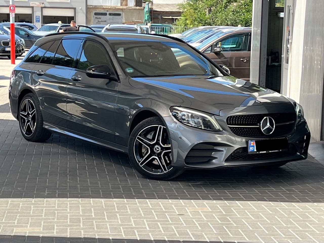 2021 Mercedes C 300e — Miniatură 3