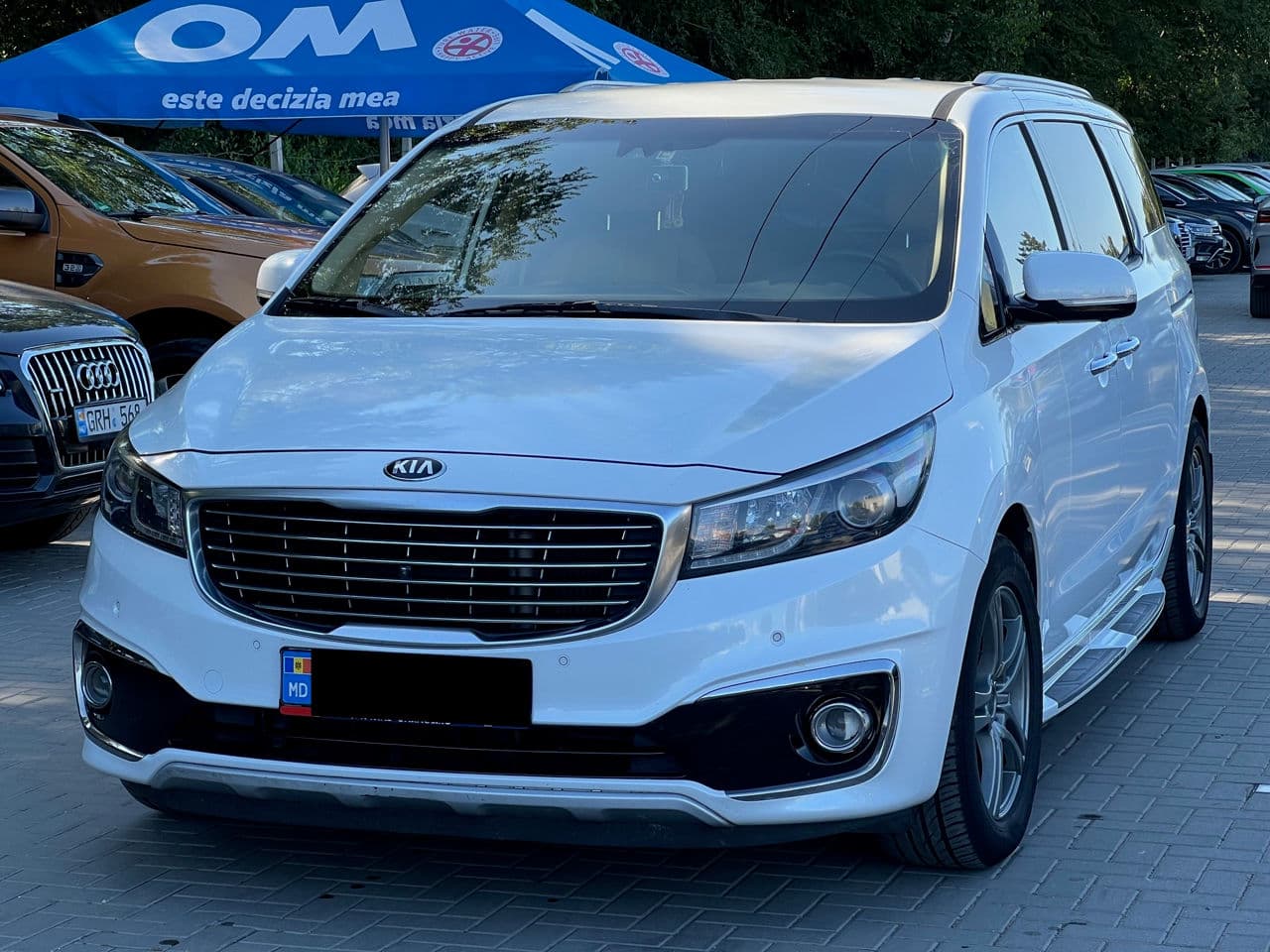 Kia Carnival