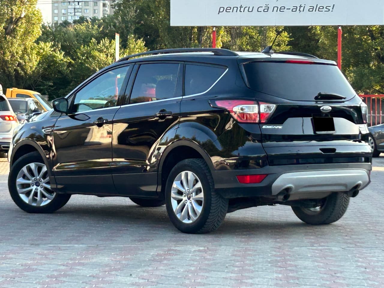 2017 Ford Escape — Miniatură 2