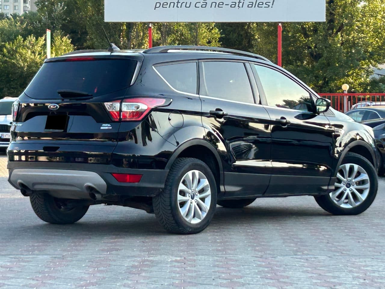 2017 Ford Escape — Miniatură 3