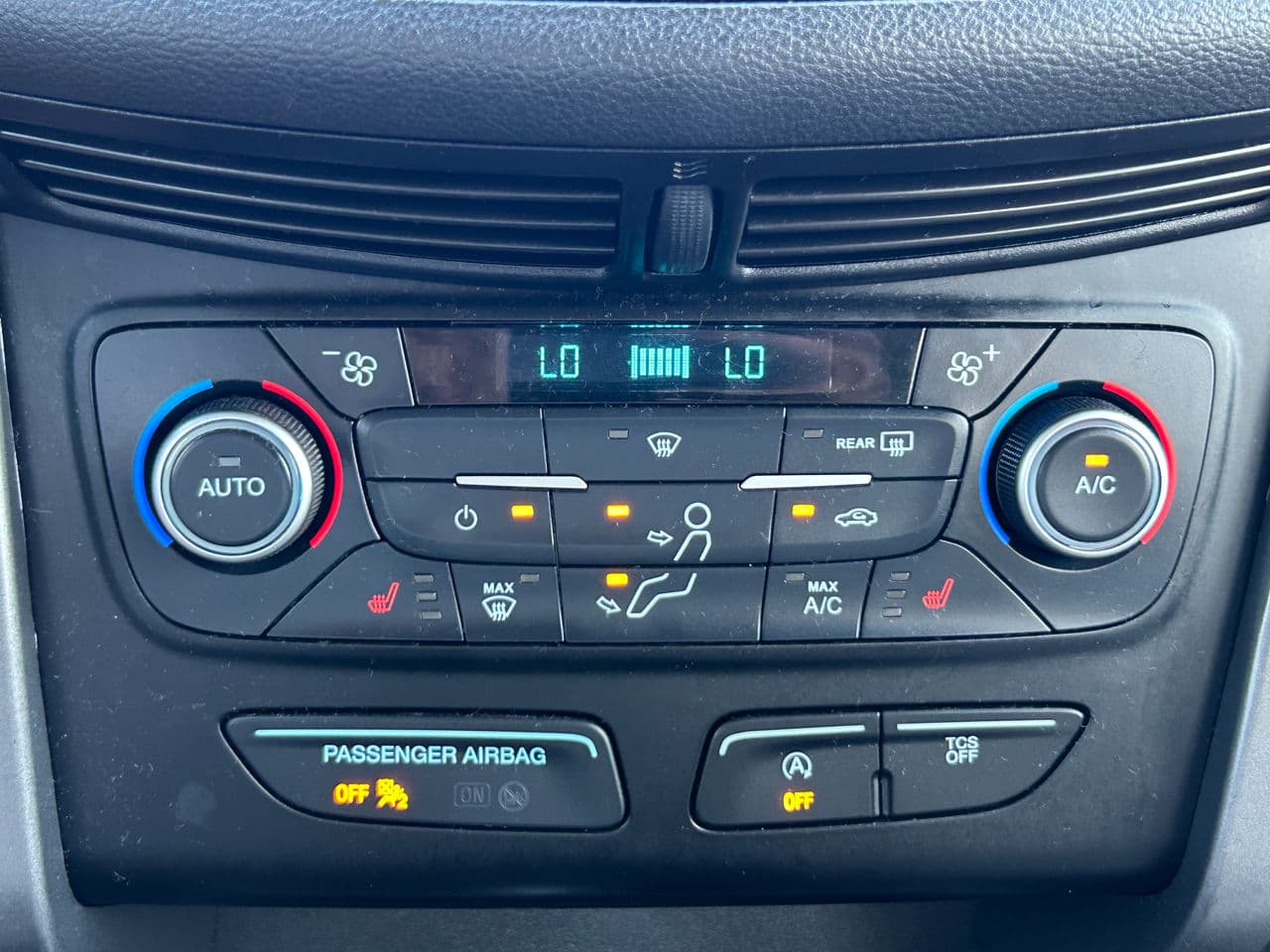 2017 Ford Escape — Miniatură 13