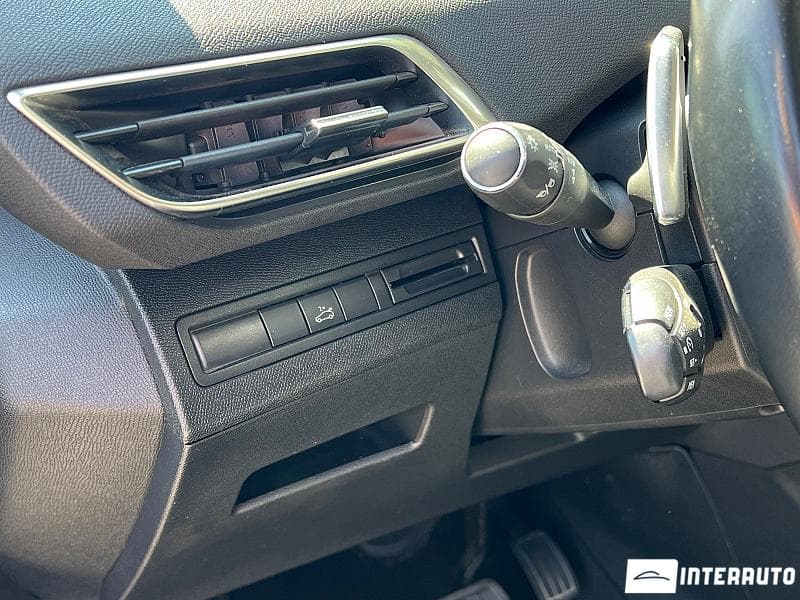 2019 Peugeot 3008 — Miniatură 10