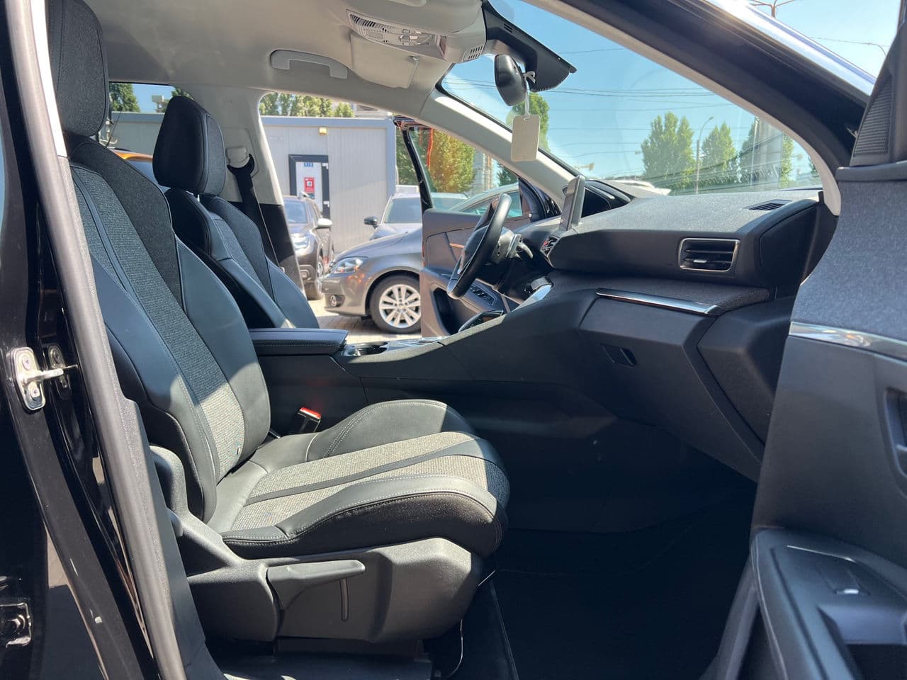 2019 Peugeot 3008 — Miniatură 19