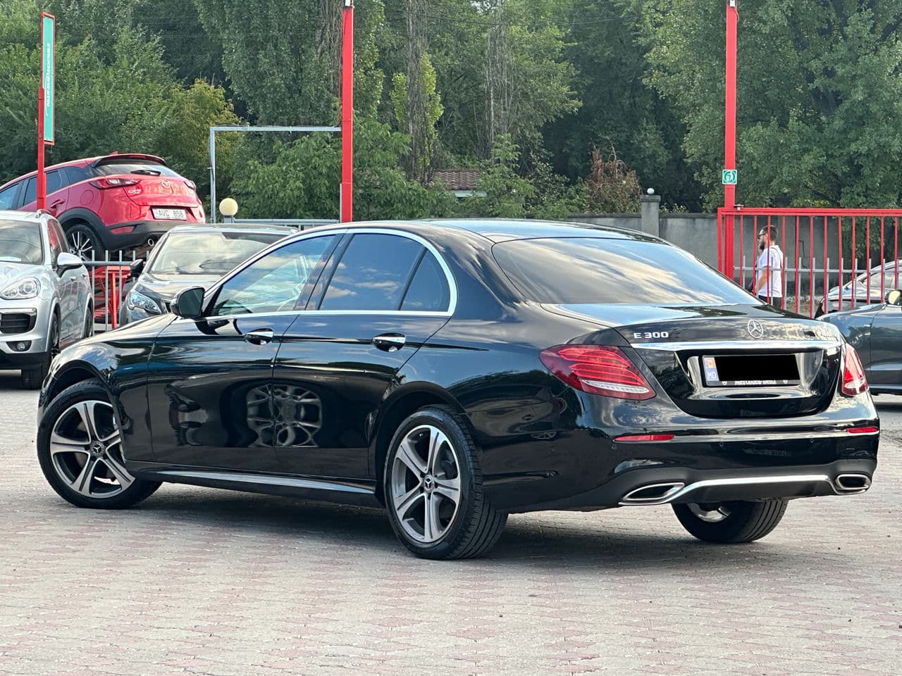 2019 Mercedes E 300 — Miniatură 2