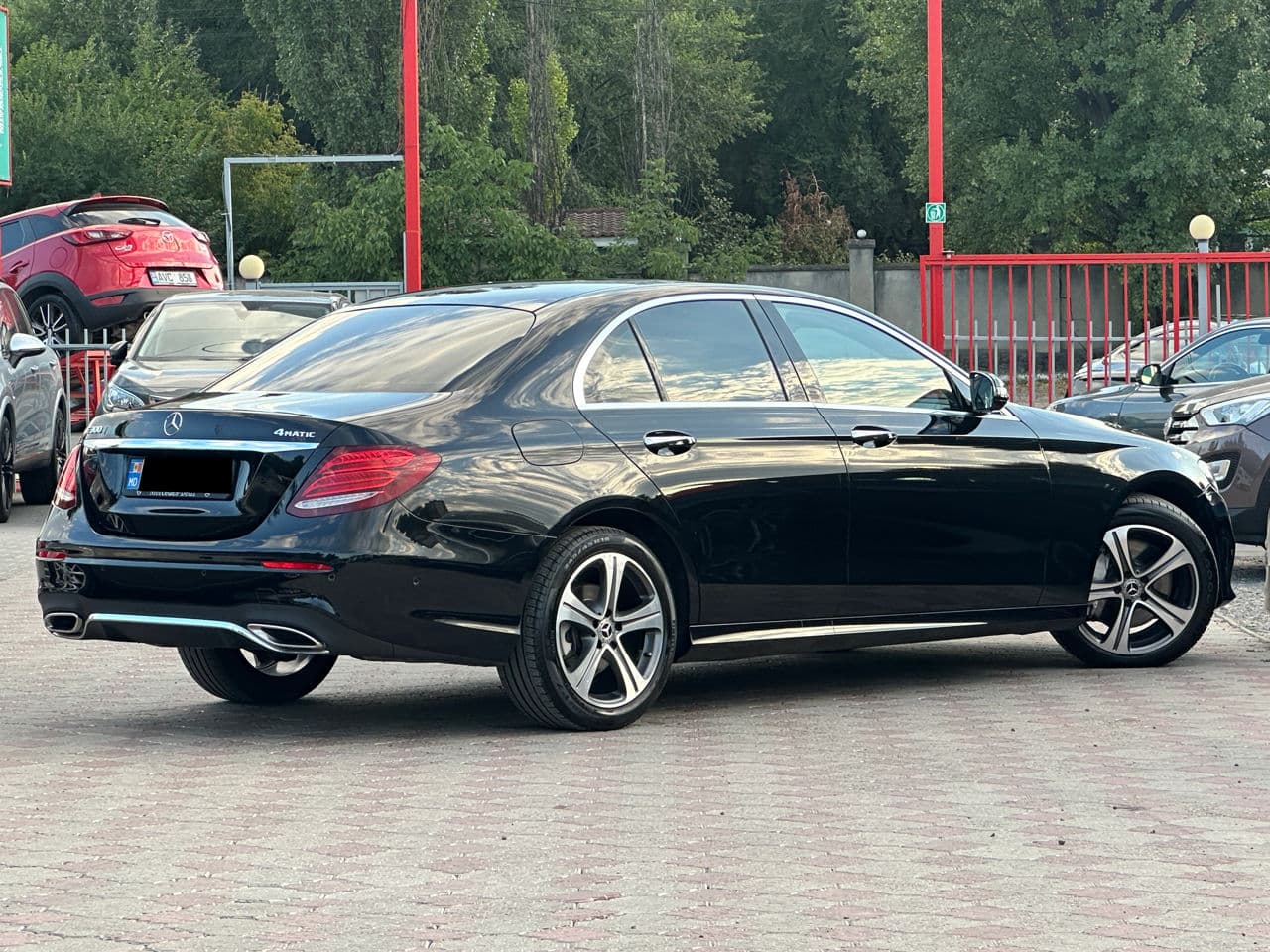 2019 Mercedes E 300 — Miniatură 3