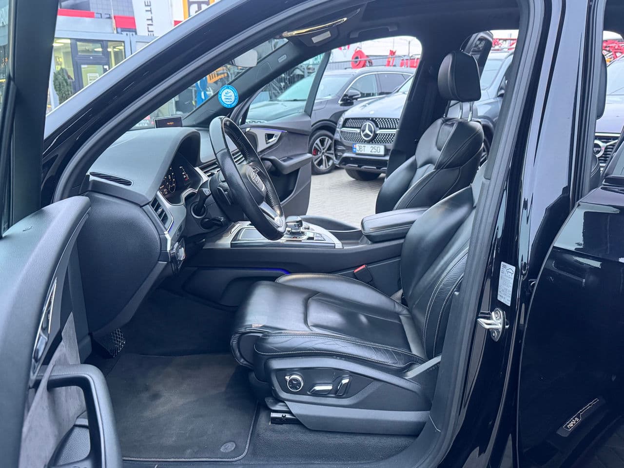 2016 Audi Q7 E-Tron — Miniatură 5