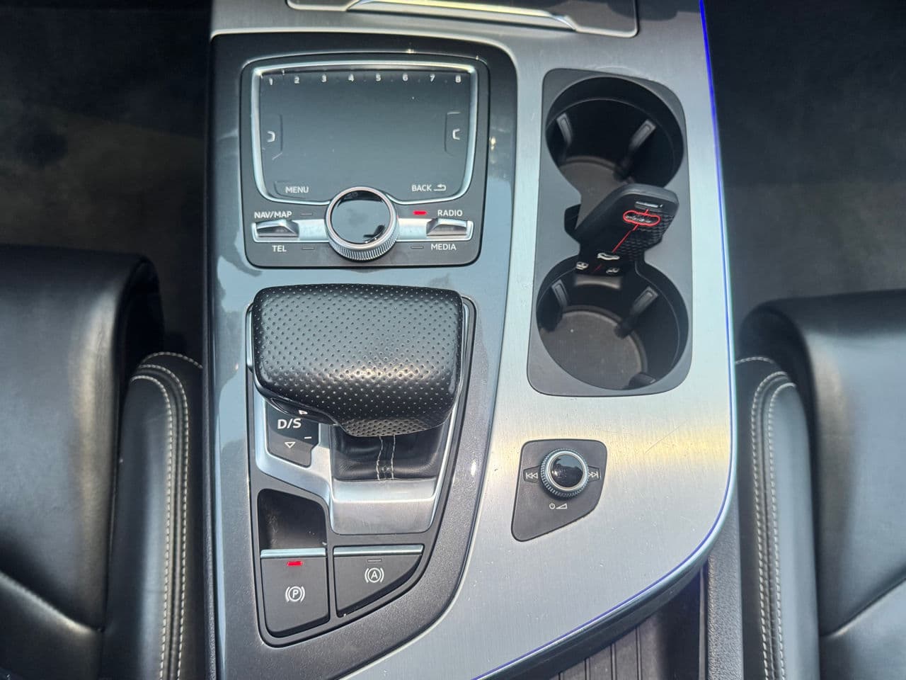 2016 Audi Q7 E-Tron — Miniatură 12