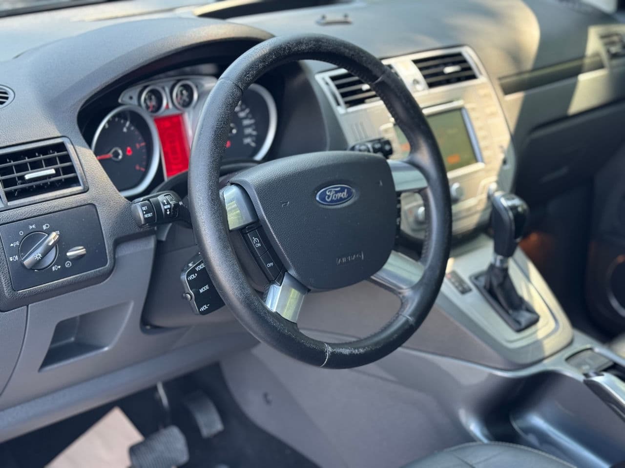 2011 Ford Kuga — Miniatură 10