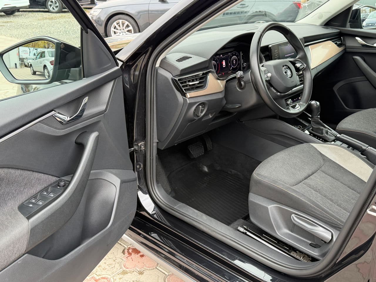 2021 Skoda Kamiq — Miniatură 5