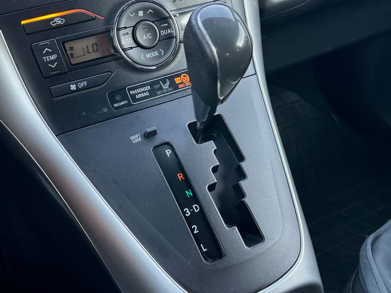 2011 Toyota Auris — Miniatură 12