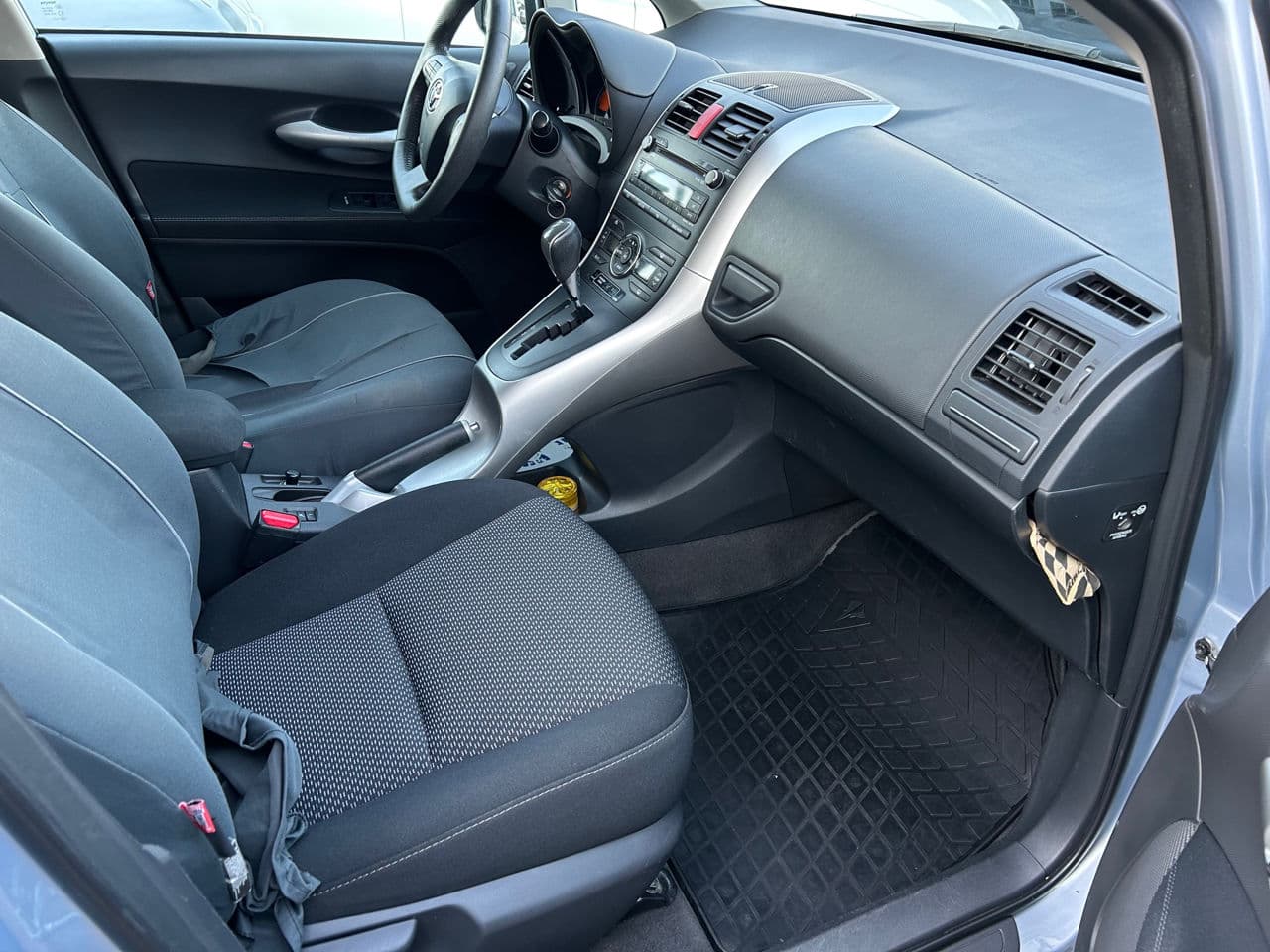 2011 Toyota Auris — Miniatură 15