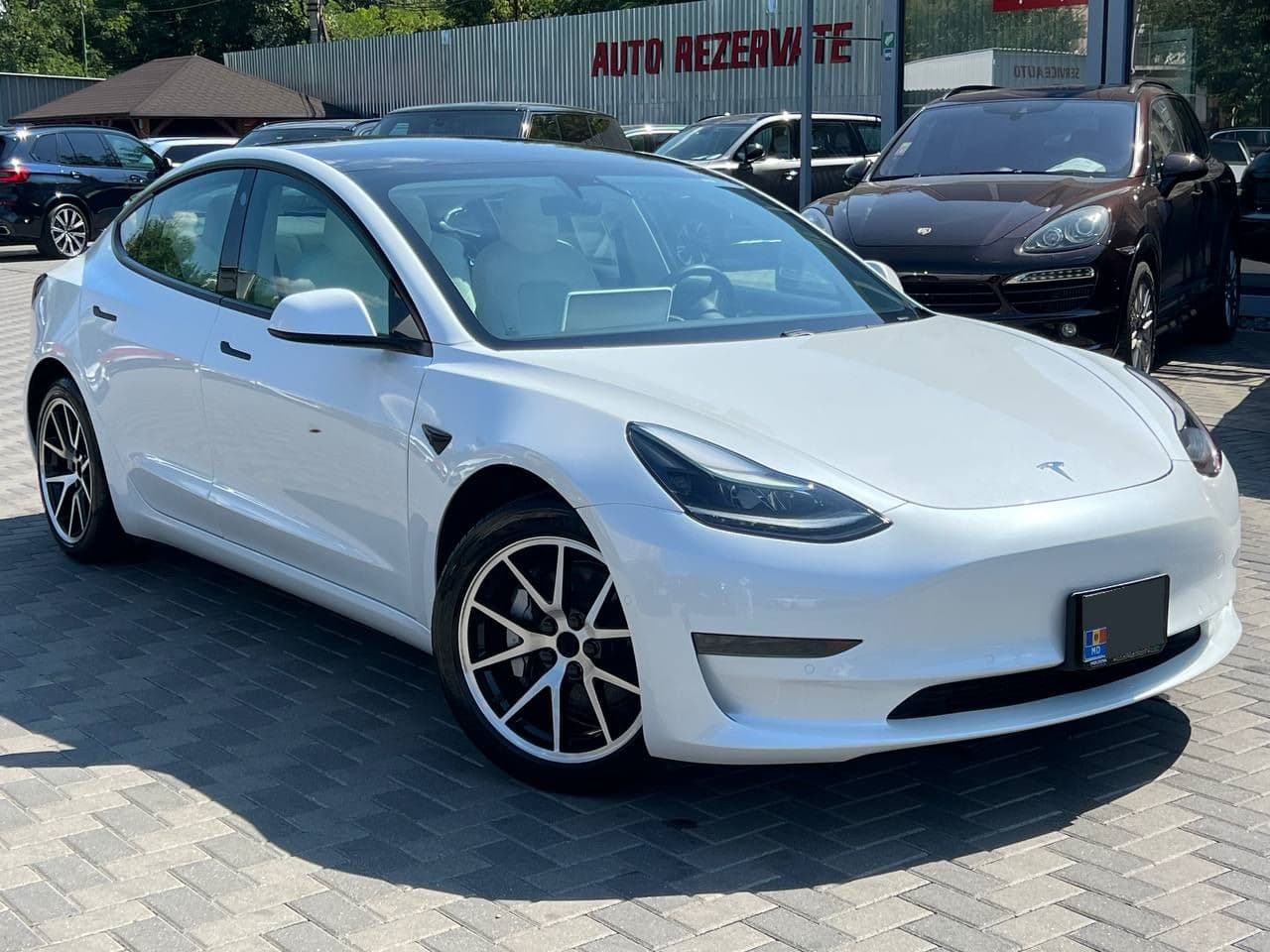 2021 Tesla Model 3 — Miniatură 3