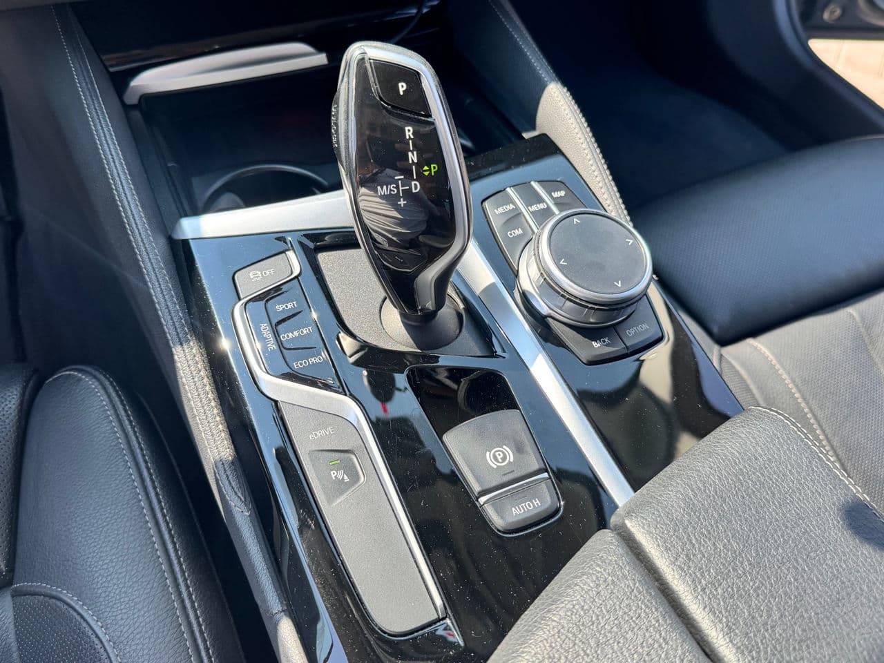 BMW 530e 2020 — Миниатюра 13