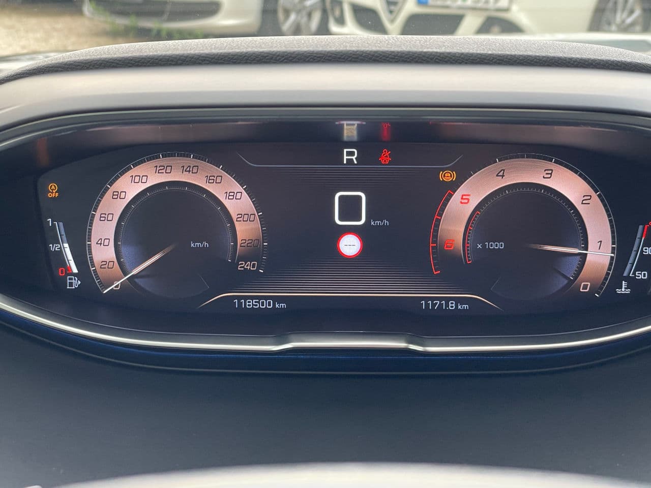 2018 Peugeot 5008 — Miniatură 10