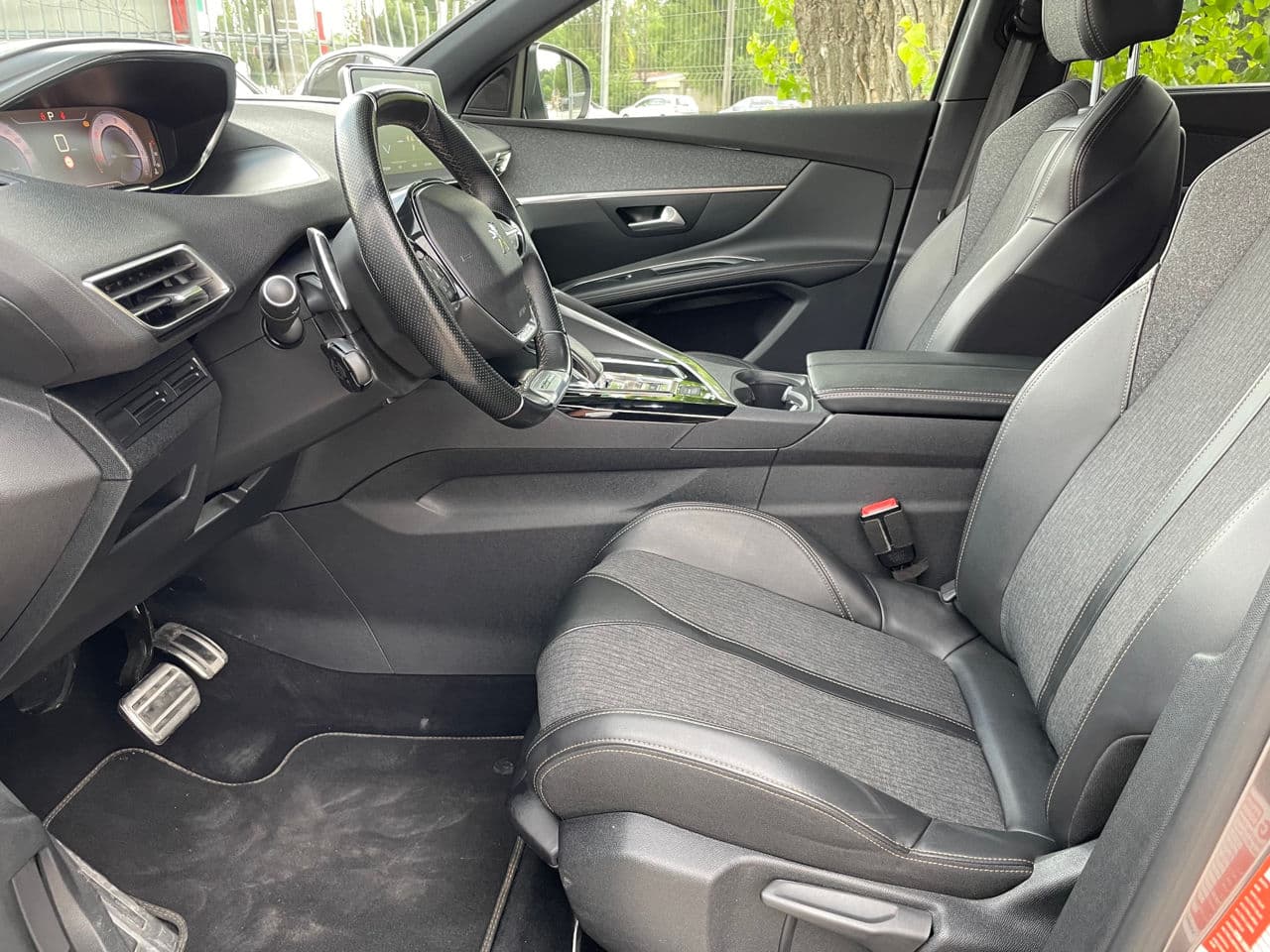 2018 Peugeot 5008 — Miniatură 6
