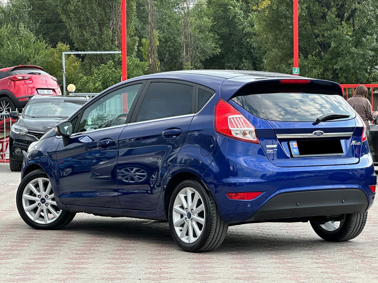 2015 Ford Fiesta — Miniatură 2