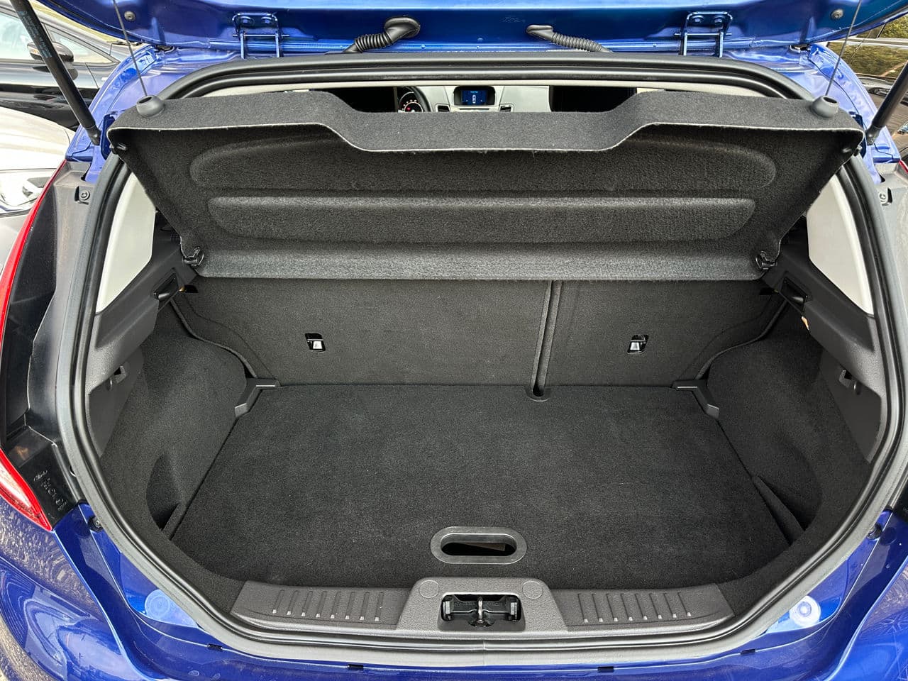 2015 Ford Fiesta — Miniatură 16