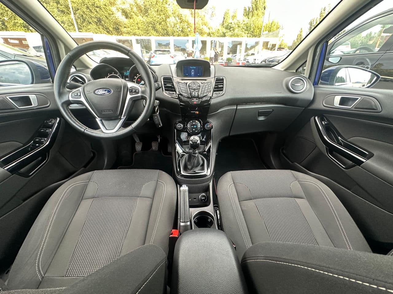 2015 Ford Fiesta — Miniatură 7