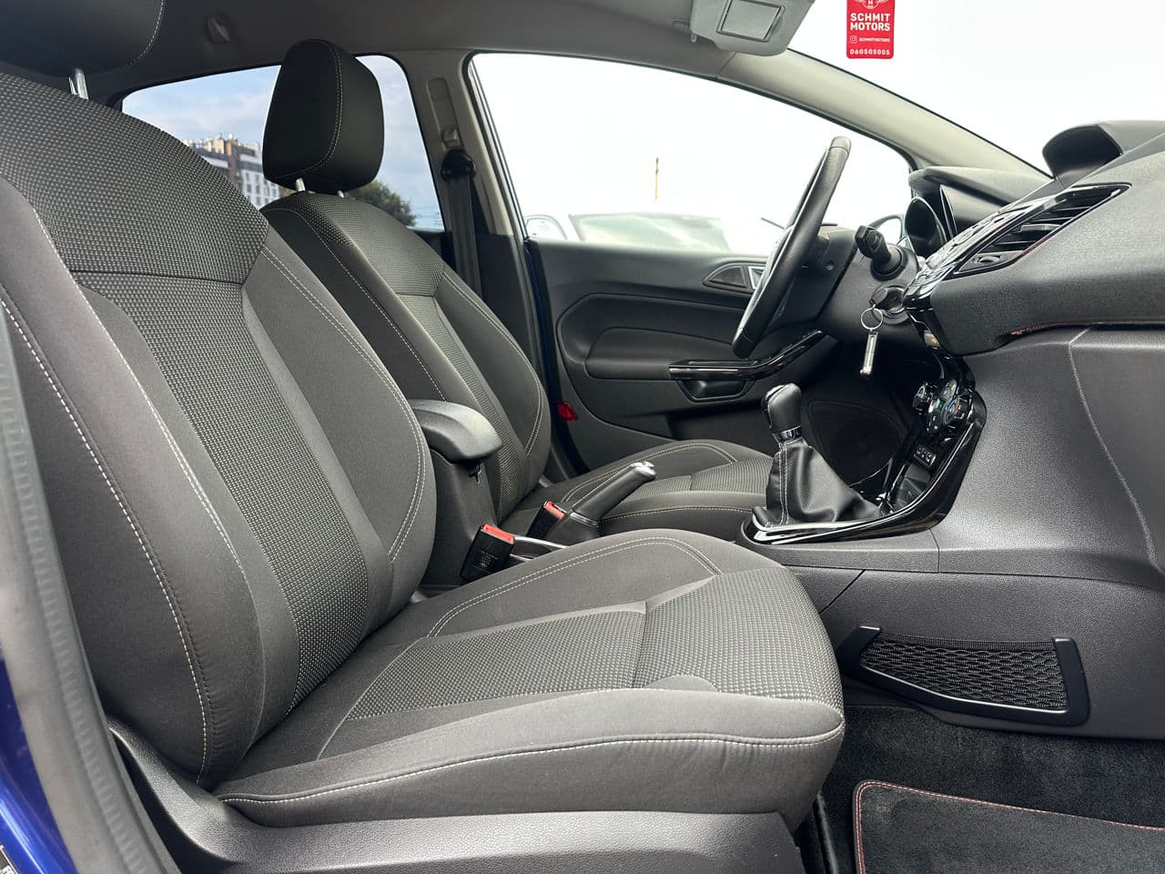 2015 Ford Fiesta — Miniatură 13