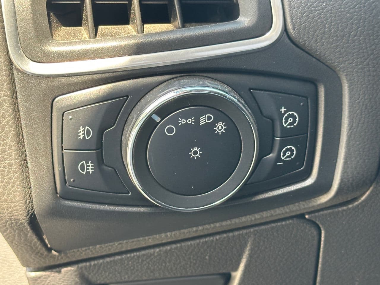 Ford Focus 2011 — Миниатюра 16