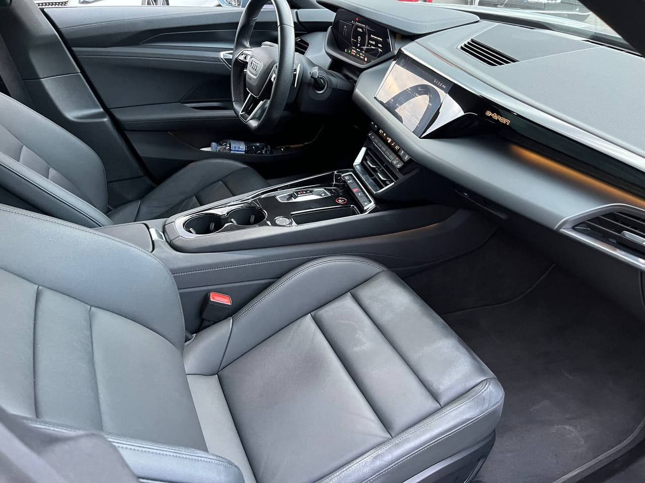 2022 Audi E-tron GT — Miniatură 8