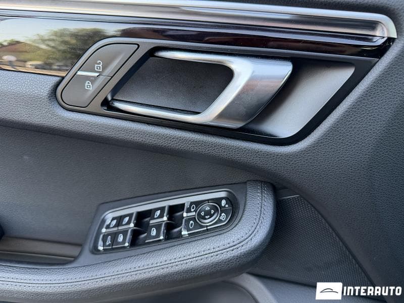 2020 Porsche Macan — Miniatură 8