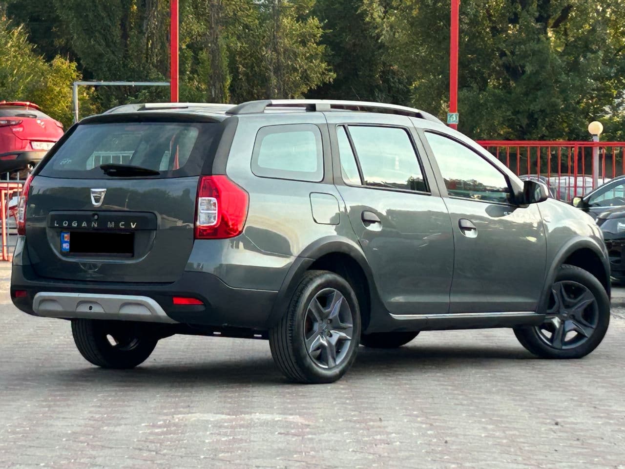 Dacia Logan MCV Stepway 2018 — Миниатюра 3