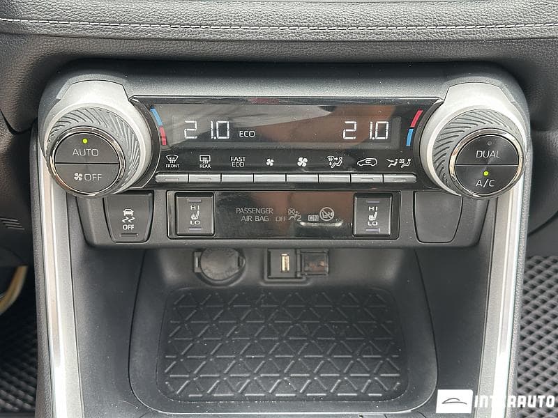 2022 Toyota Rav-4 — Miniatură 10