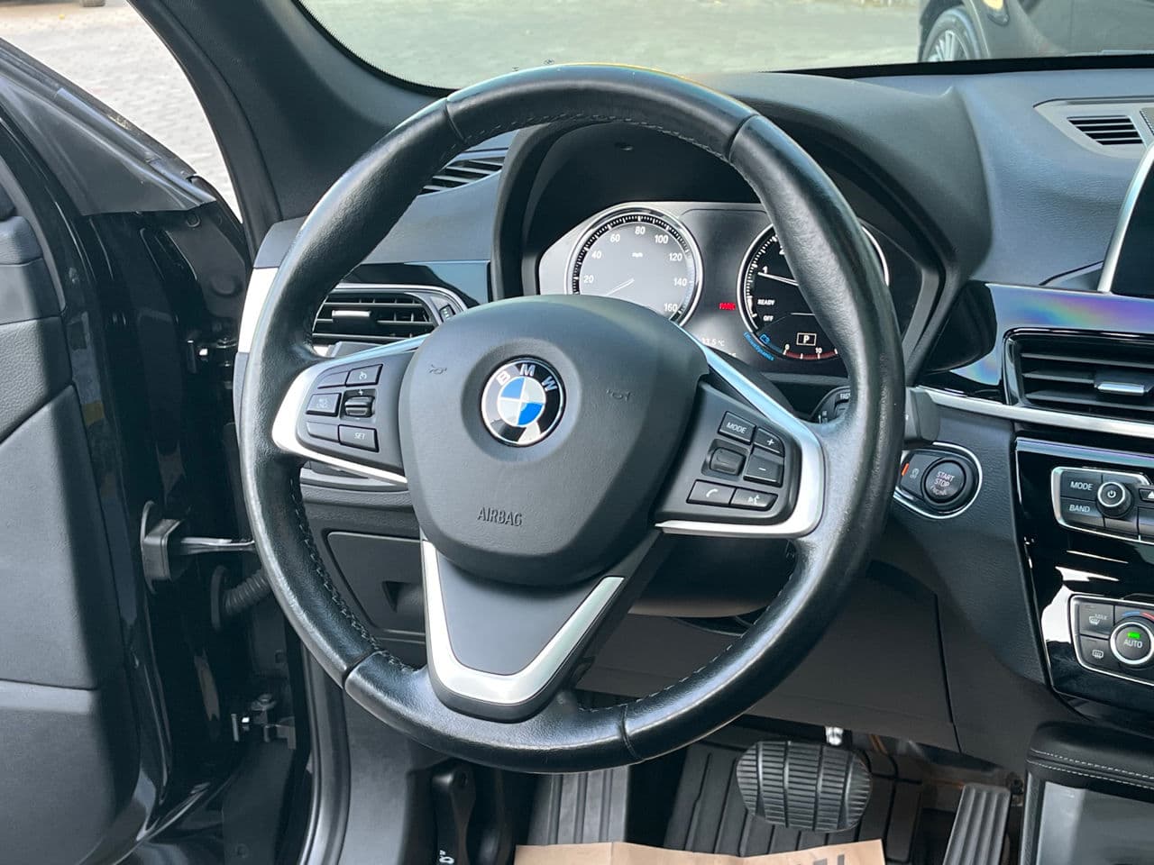 BMW X1 2.8i 2018 — Миниатюра 10