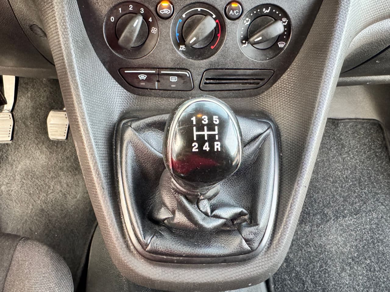 2014 Ford Tourneo Connect — Miniatură 10