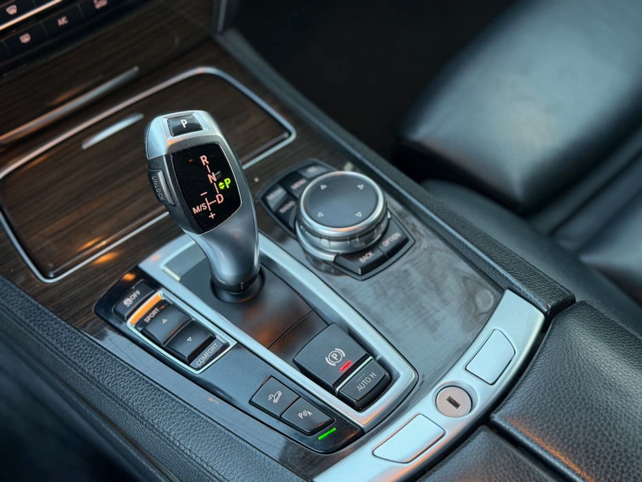 2014 BMW 740 — Miniatură 14