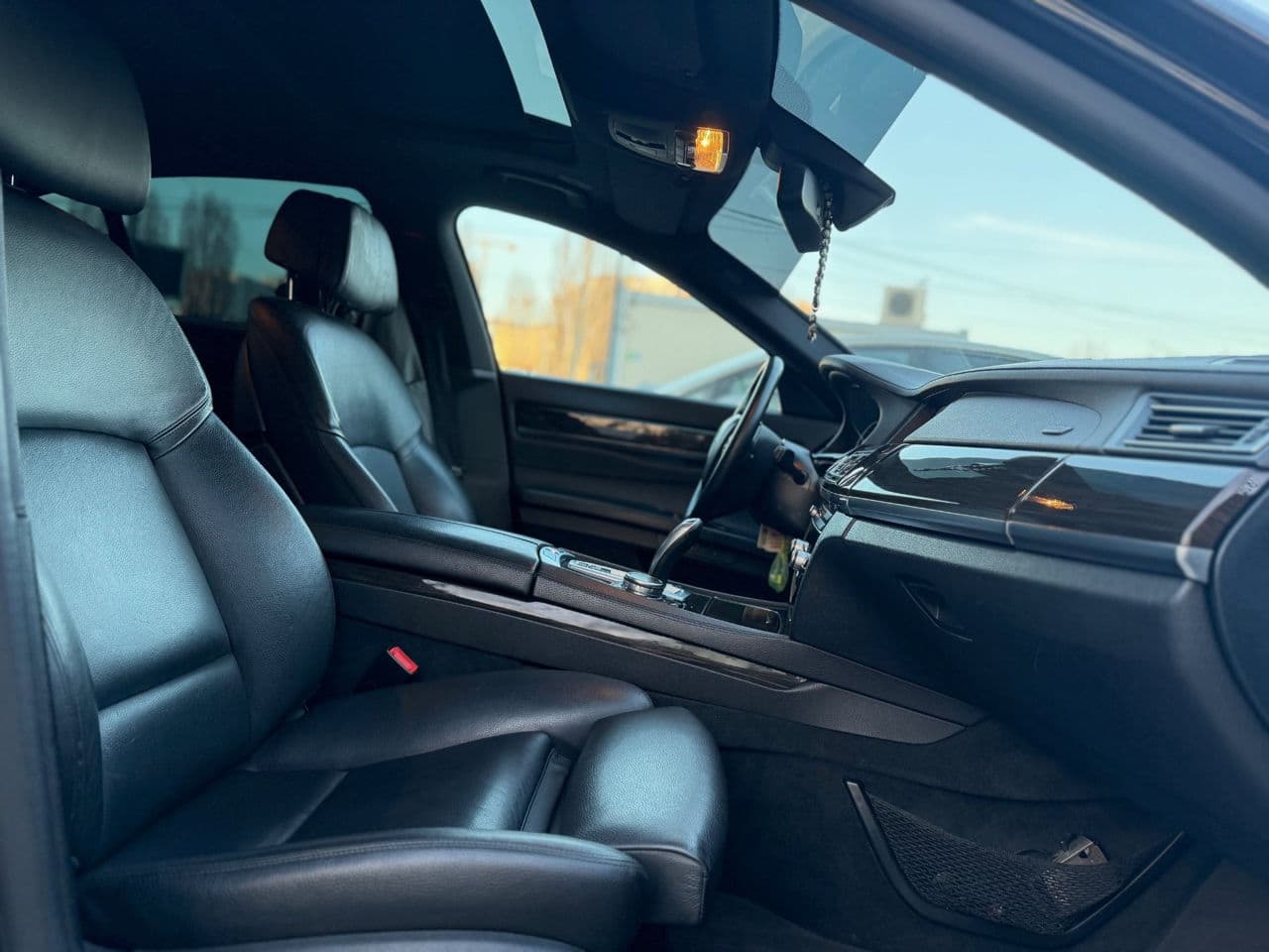 2014 BMW 740 — Miniatură 15