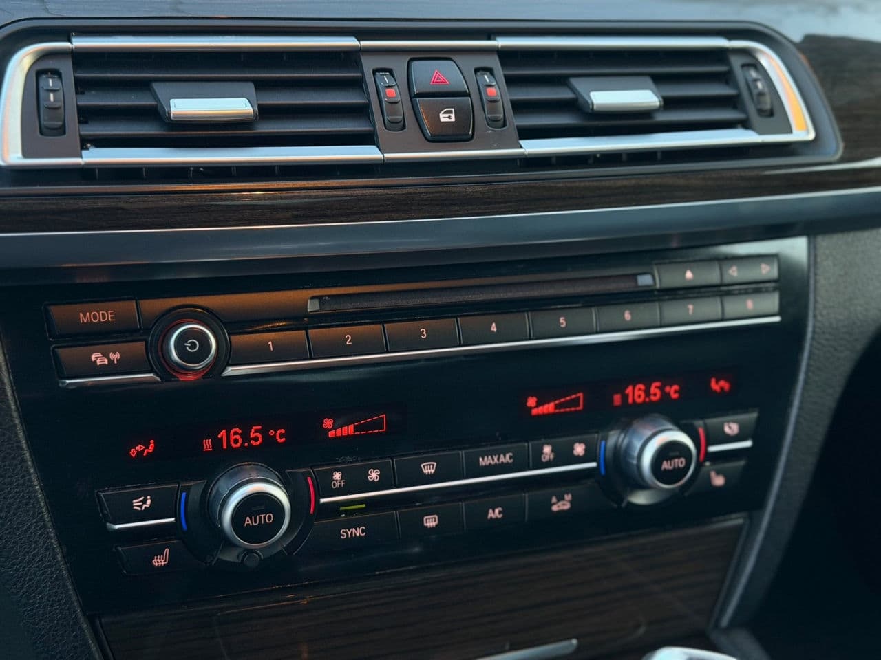 2014 BMW 740 — Miniatură 13
