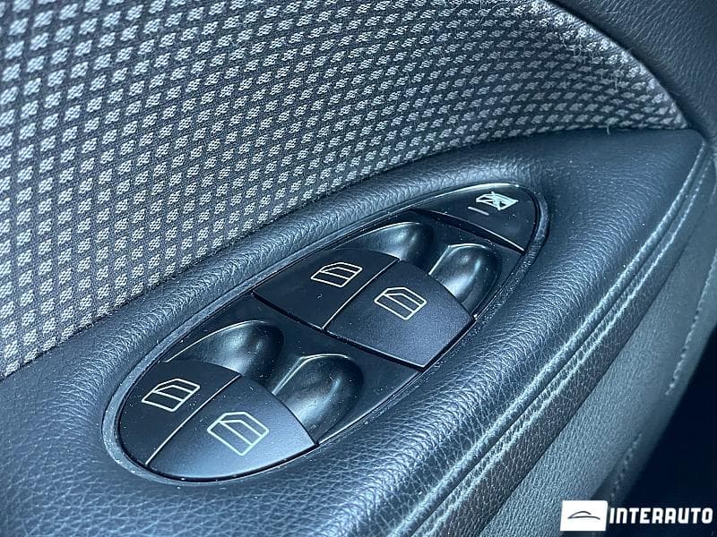 2004 Mercedes E 270 — Miniatură 6