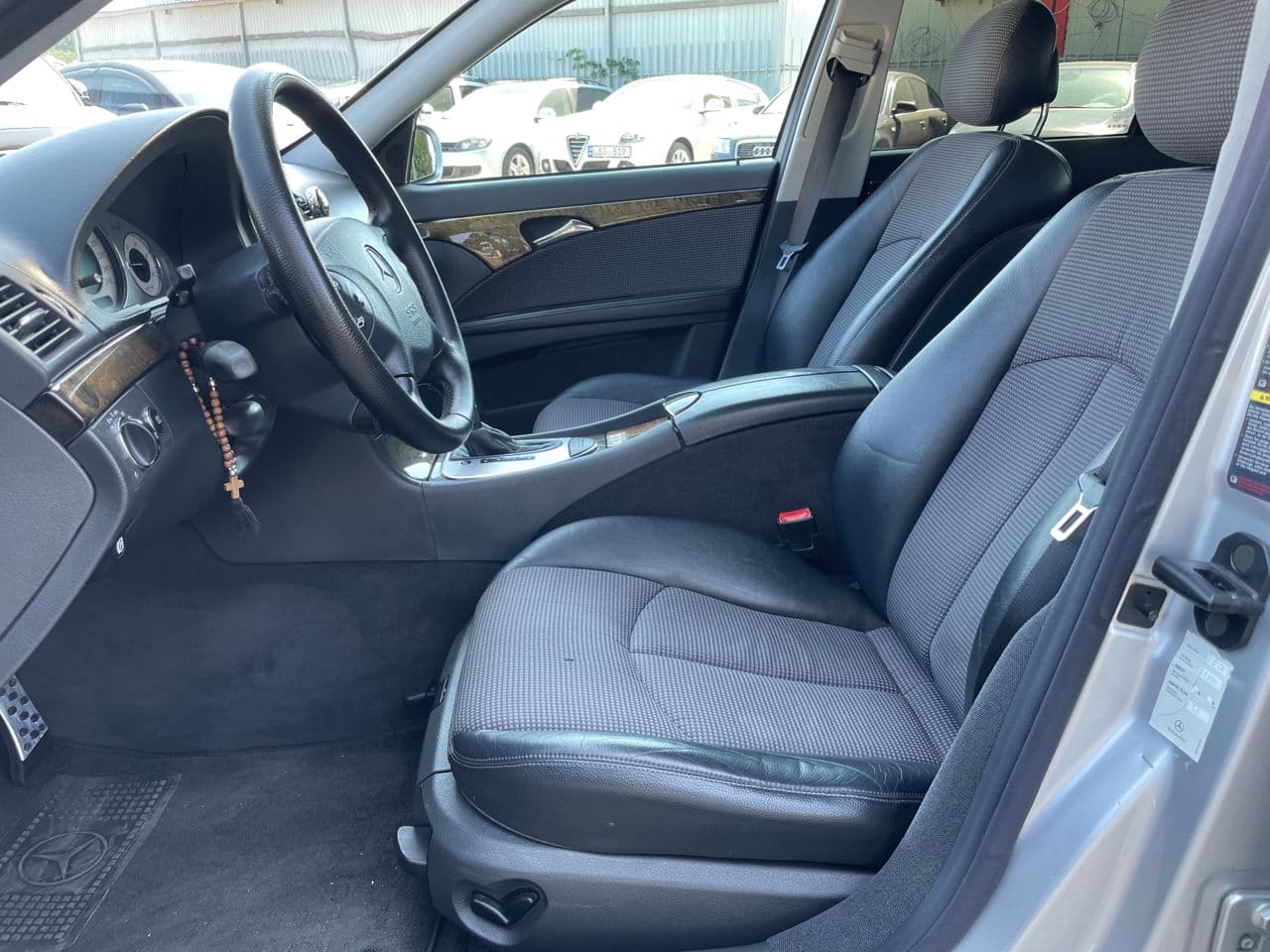 2004 Mercedes E 270 — Miniatură 5