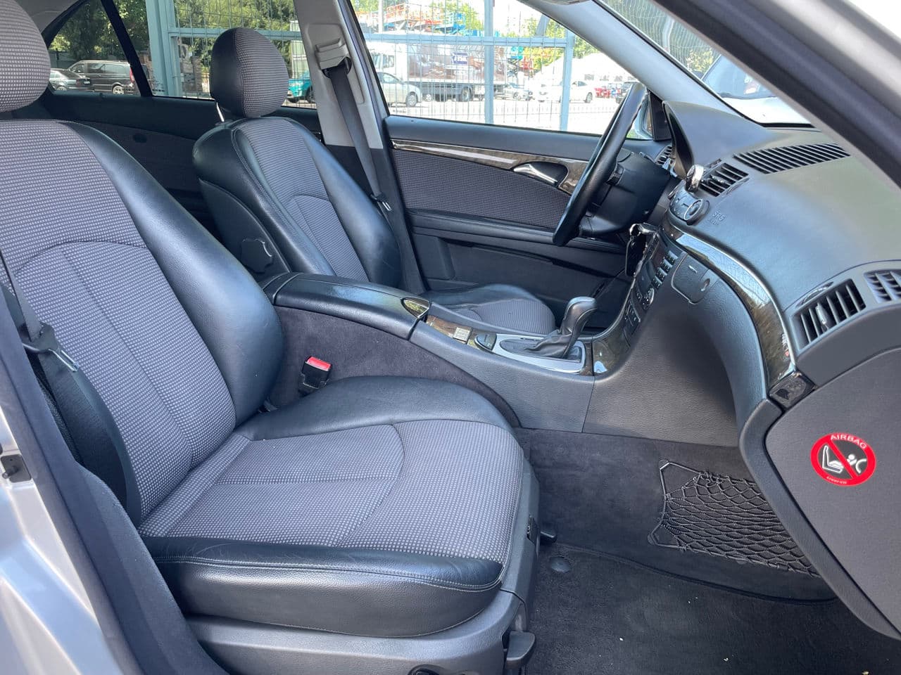 2004 Mercedes E 270 — Miniatură 16