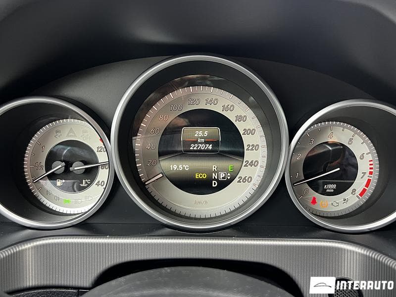 2014 Mercedes E 200 — Miniatură 9