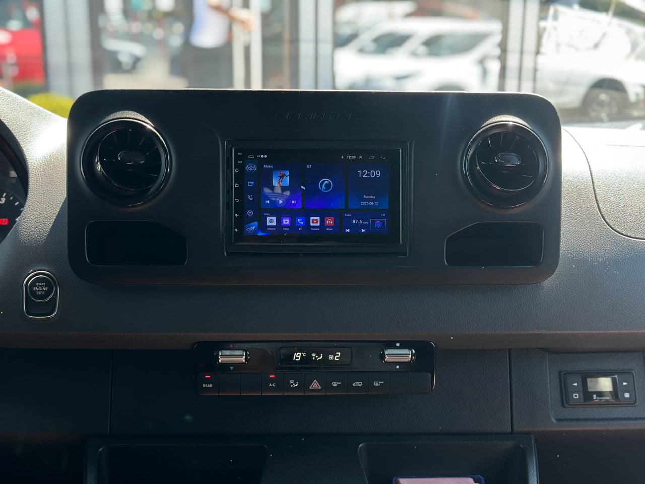 Mercedes Sprinter 2020 — Миниатюра 12